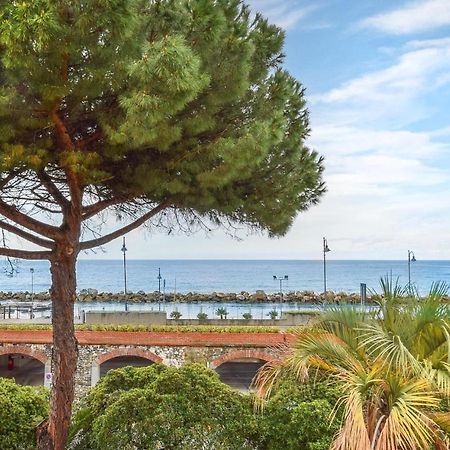 Nice Apartment In Moneglia With House Sea View Exteriör bild