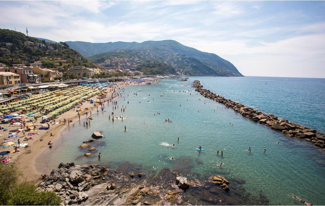 Nice Apartment In Moneglia With House Sea View Exteriör bild